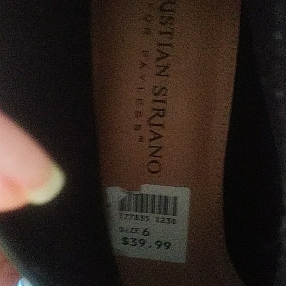 Heels - Picture 3 of 4